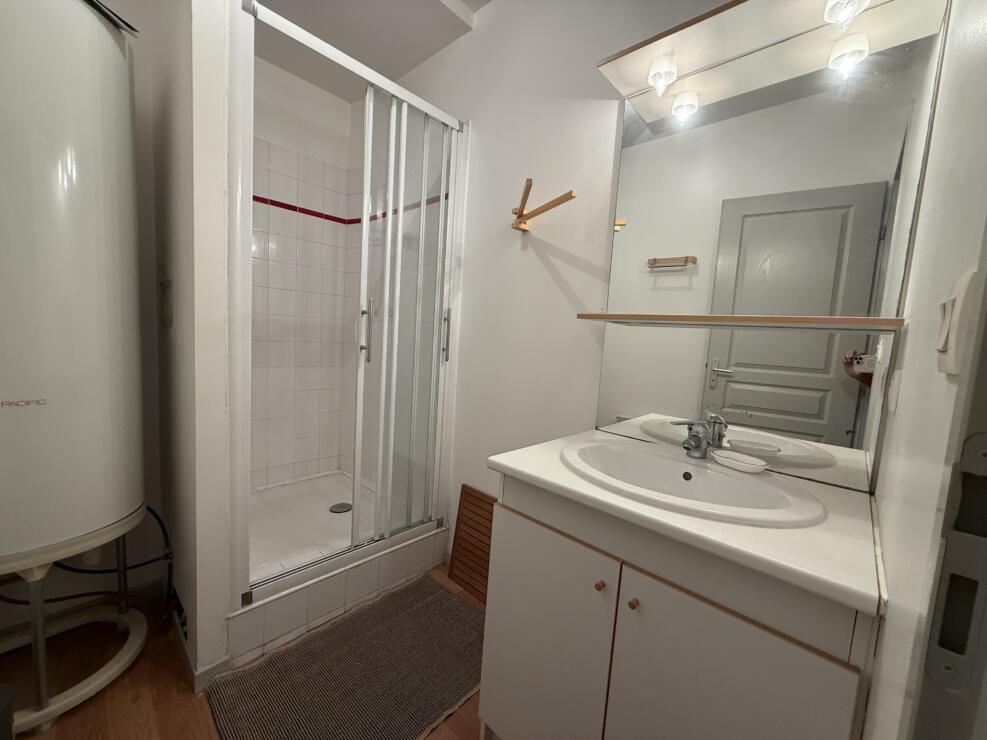 Bagnères de Luchon – This spacious, furnished 1-bed apt with parking & ski storage is a perfect holiday rental