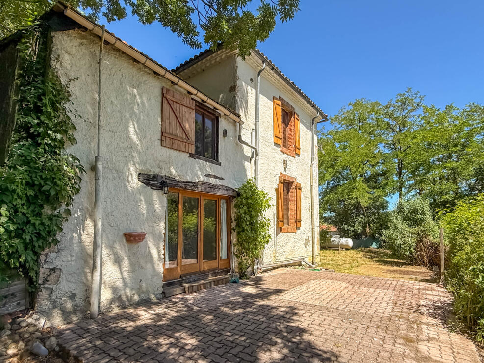 Bazordan – Character Gascogne home with countryside views, new roof, garden/terraces and peaceful country setting