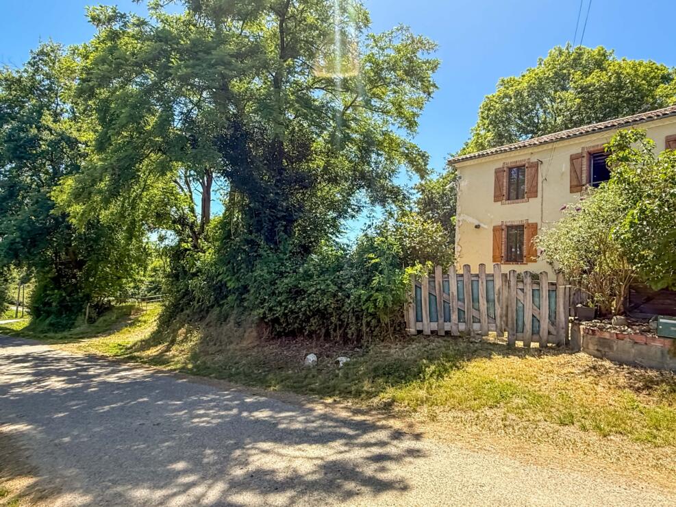 Bazordan – Character Gascogne home with countryside views, new roof, garden/terraces and peaceful country setting