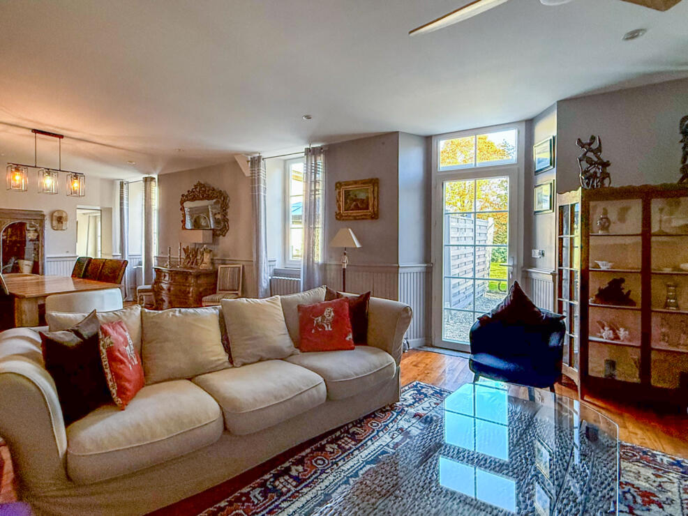 Pointis-Inard – Beautiful manor house with gite, guardian house and large pool set in 15,195 m2 of flat, private parkland