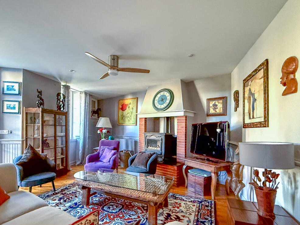 Pointis-Inard – Beautiful manor house with gite, guardian house and large pool set in 15,195 m2 of flat, private parkland
