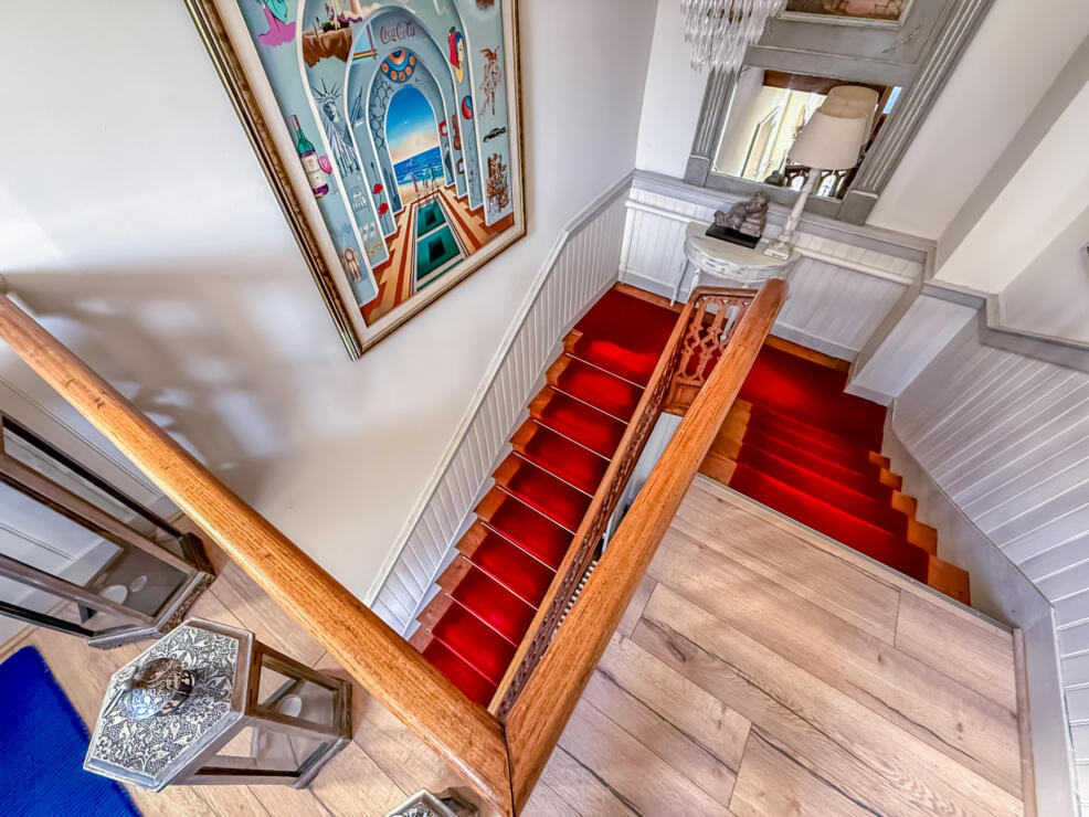 Pointis-Inard – Beautiful manor house with gite, guardian house and large pool set in 15,195 m2 of flat, private parkland