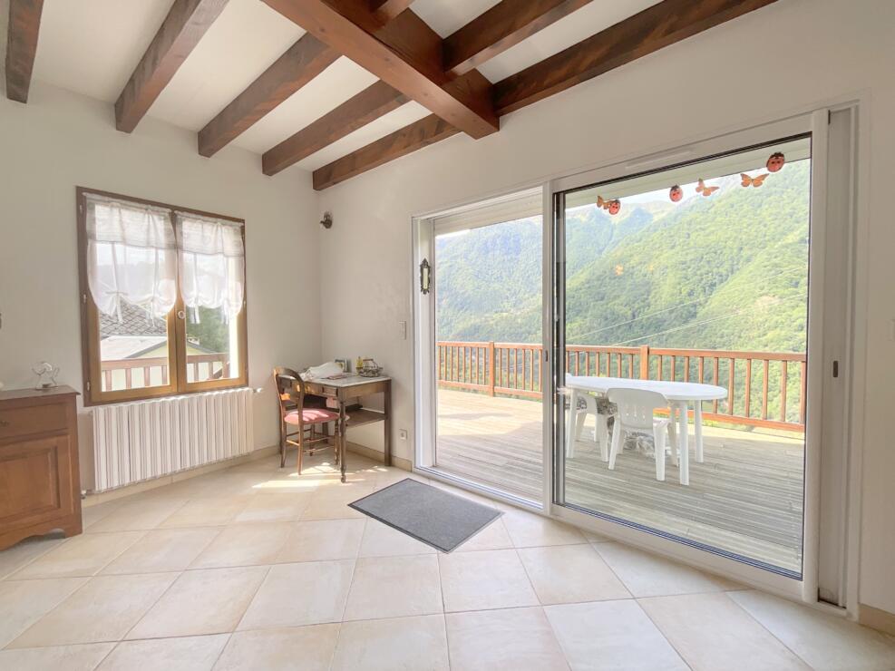 Baren – Stunning panoramic views and tranquility await – a beautiful house and an apartment near Luchon and skiing
