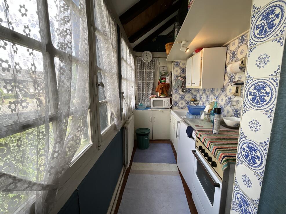 Saint-Béat-Lez – Charming detached character Pyrenean village house. 3 bedrooms, garage, garden, ready for a new lease of life