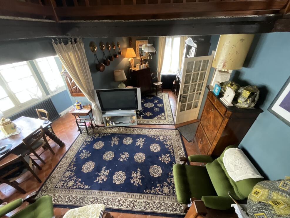 Saint-Béat-Lez – Charming detached character Pyrenean village house. 3 bedrooms, garage, garden, ready for a new lease of life