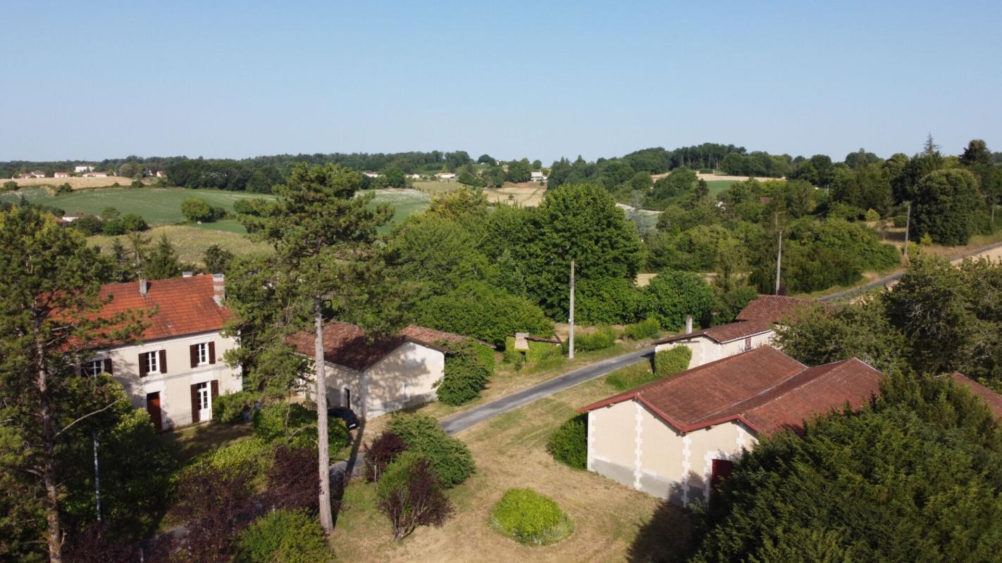 5 bedroom maison a renover in Montmoreau, Charente, France