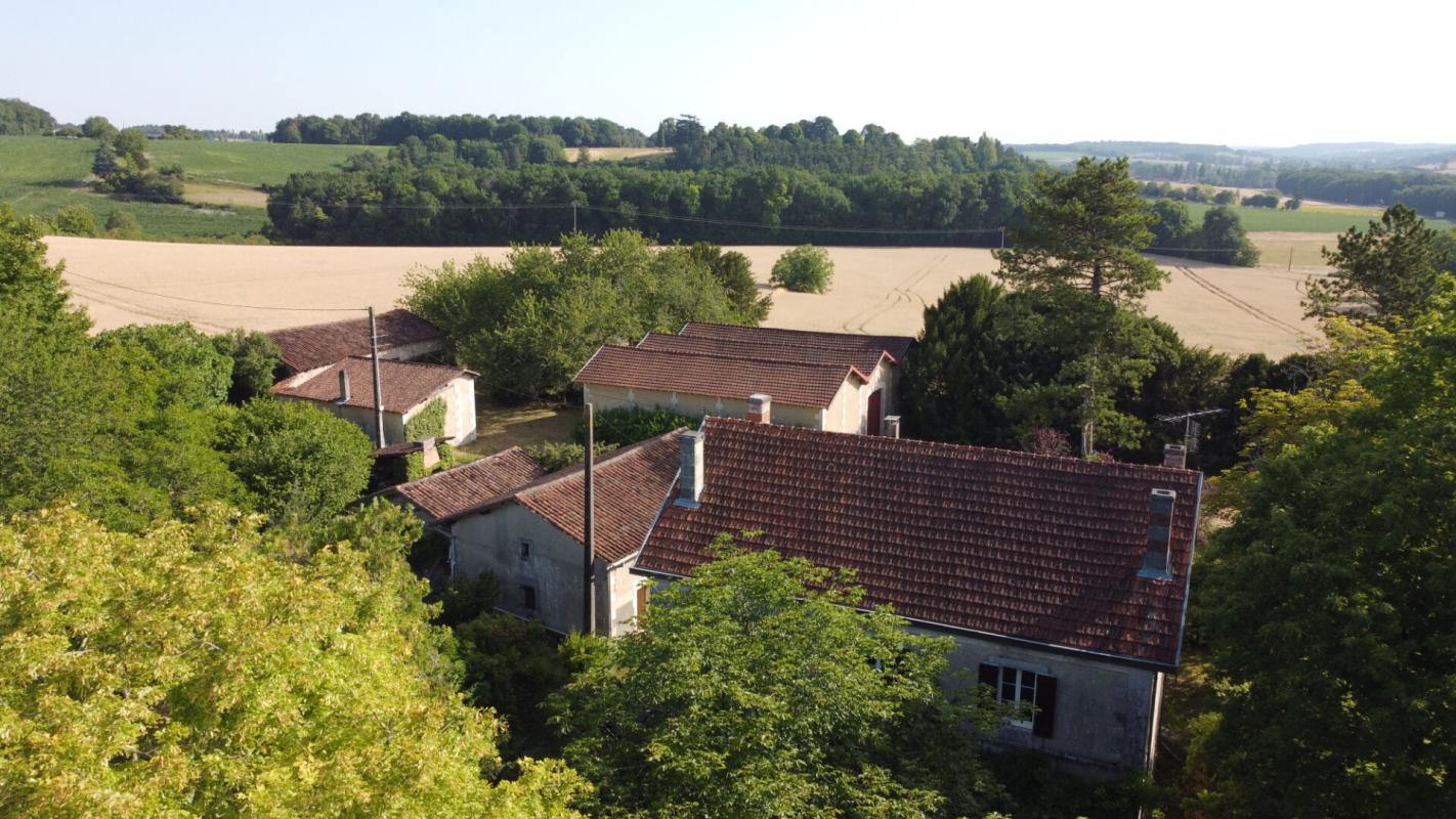 5 bedroom maison a renover in Montmoreau, Charente, France