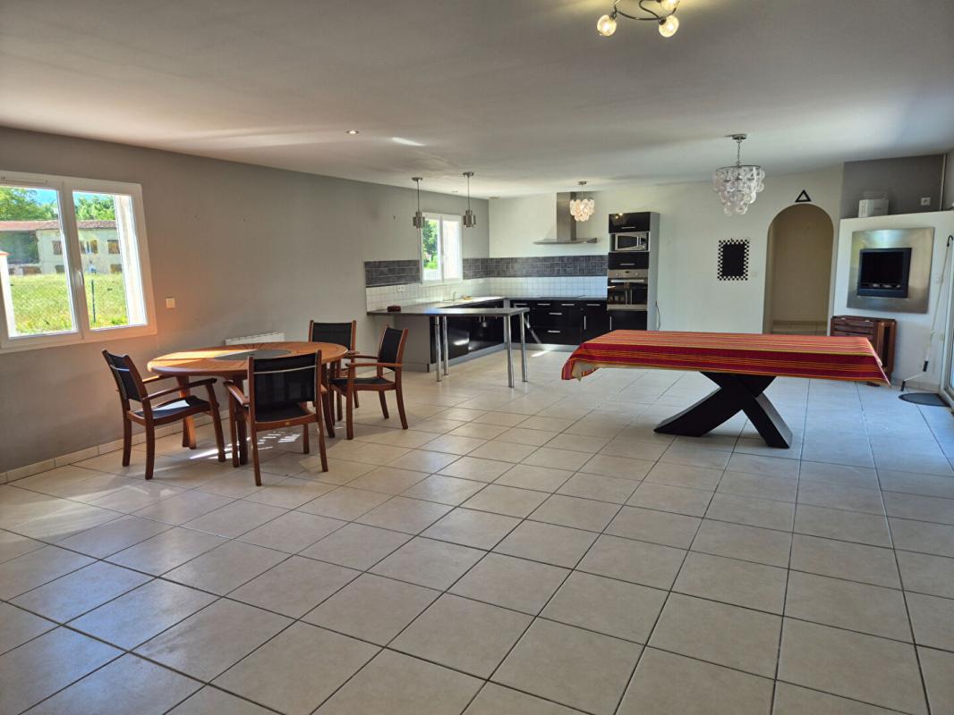 4 bedroom maison in Foix, Ariège, France
