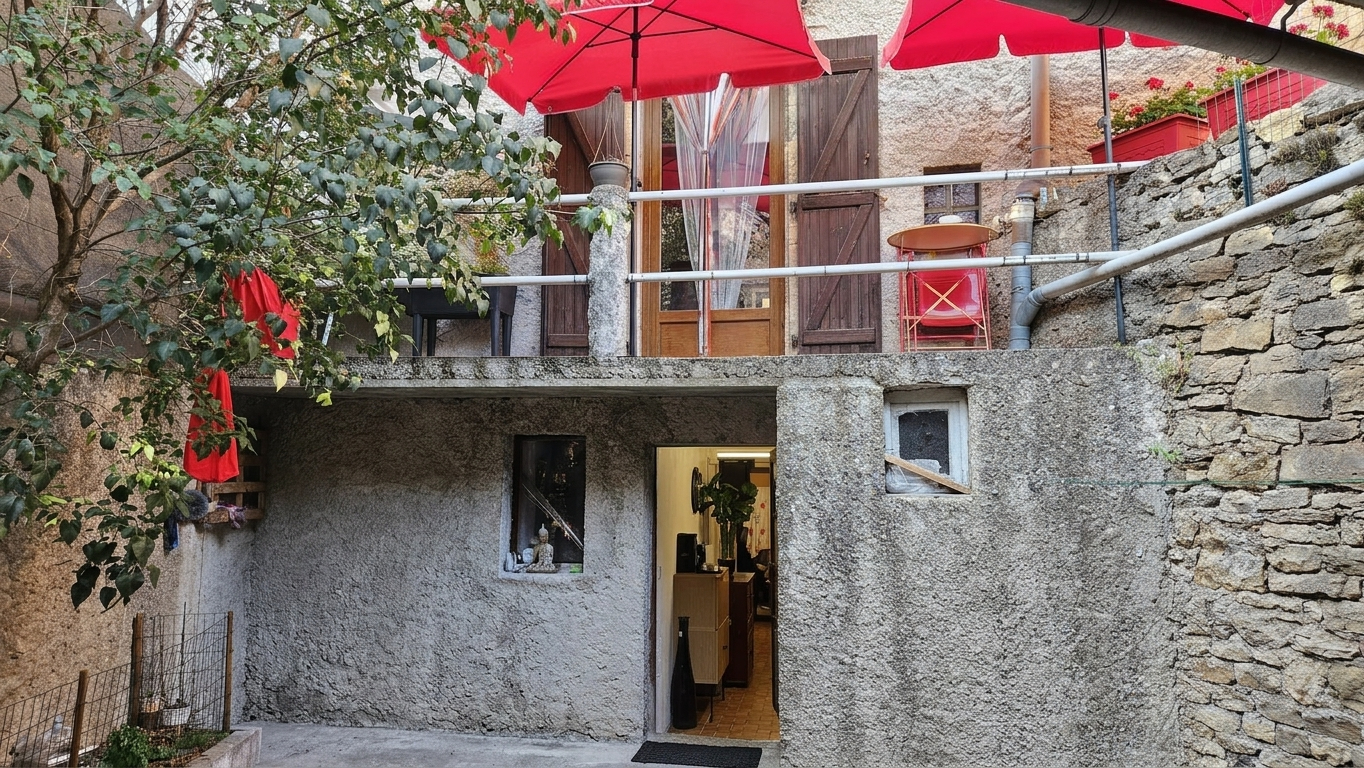 2 bedroom maison in Marvejols, Lozère, France