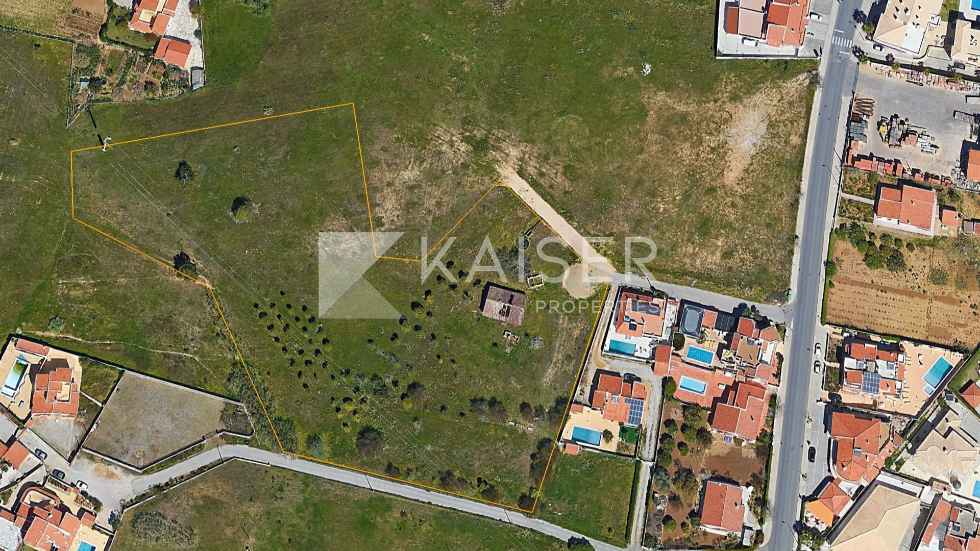 Plot house in Albufeira, Portugal – KP1285Z