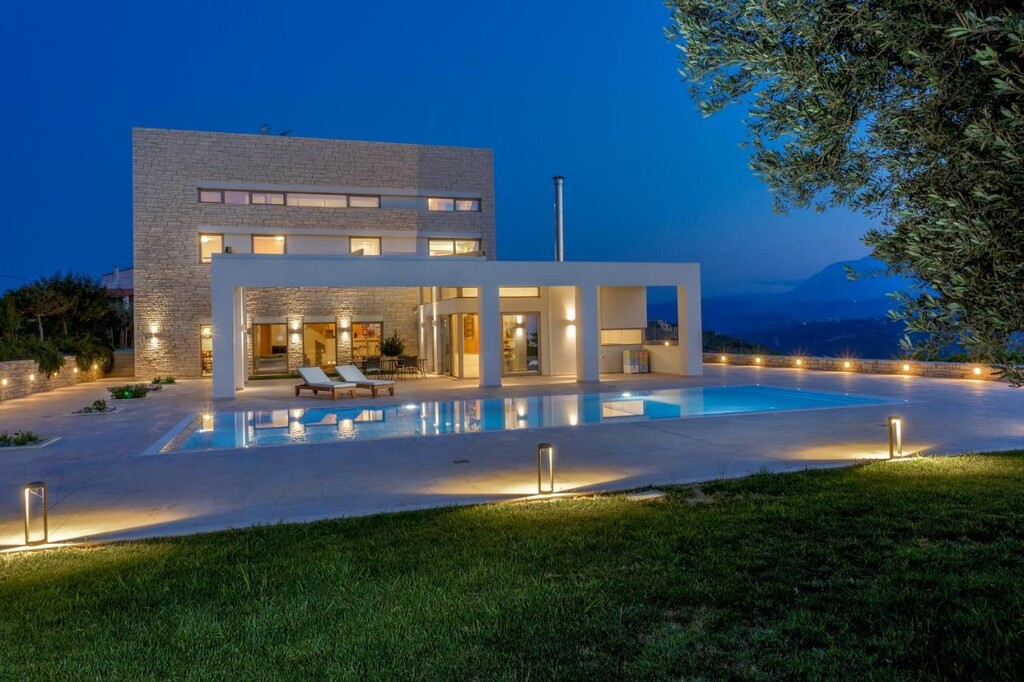 5 bedroom Villa in Heraclion Cretes, Heraklion Prefecture, Greece – 49848