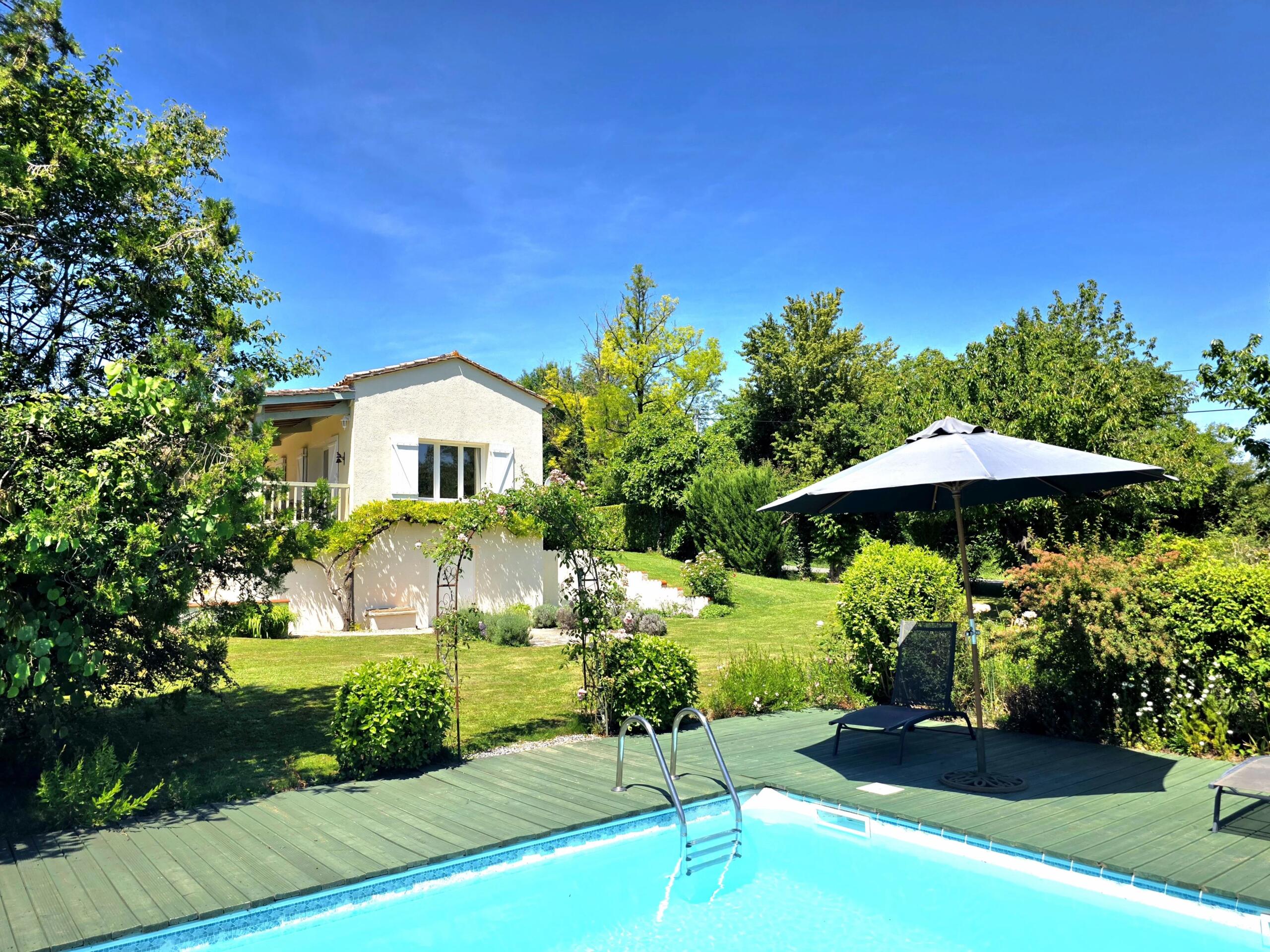 Charming family home with pool and terrace, large garden, views, Aquitaine – France – BVI85799