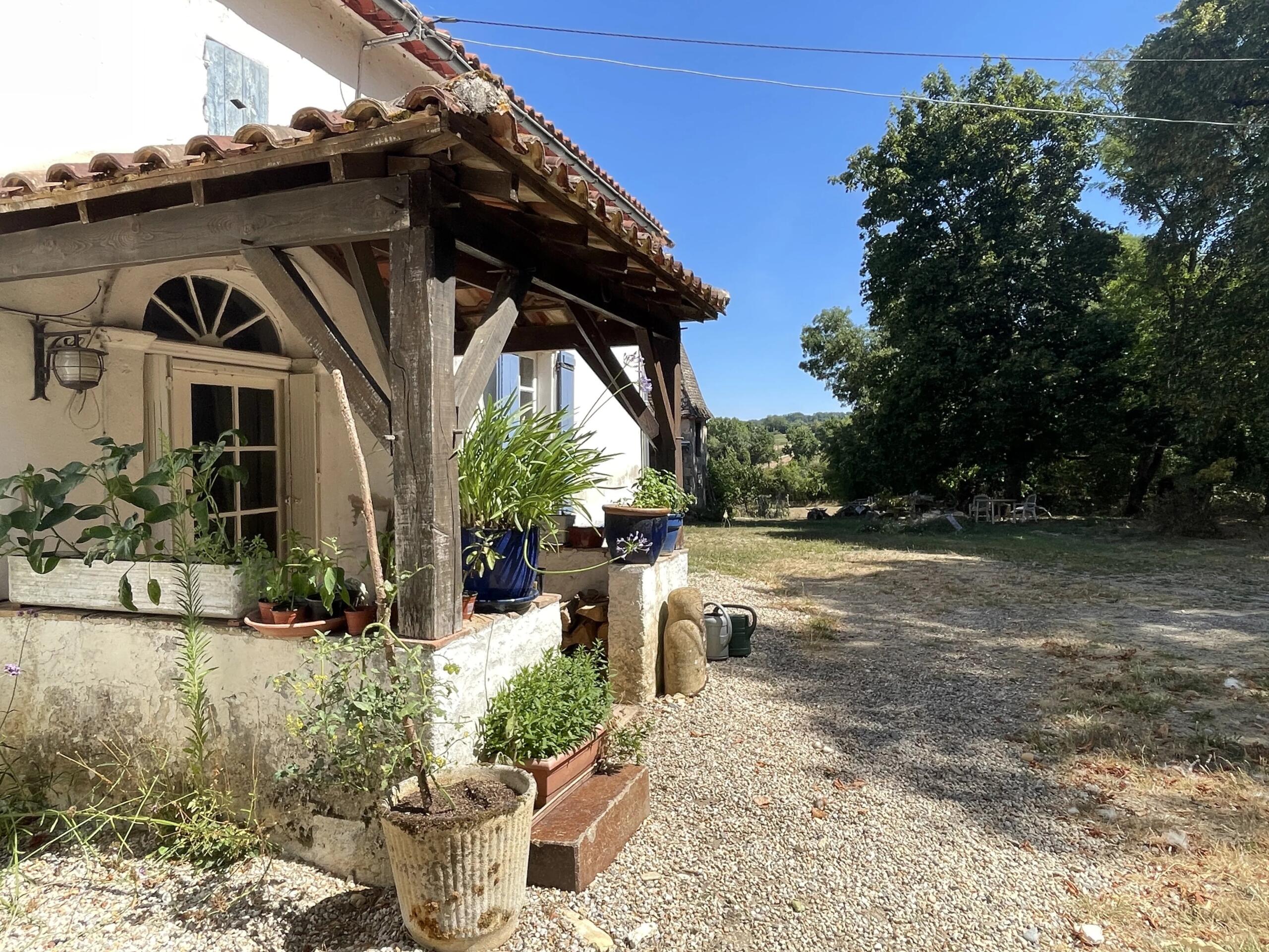 Characterful Farmhouse with smallholding potential, Aquitaine – France – BVI86551