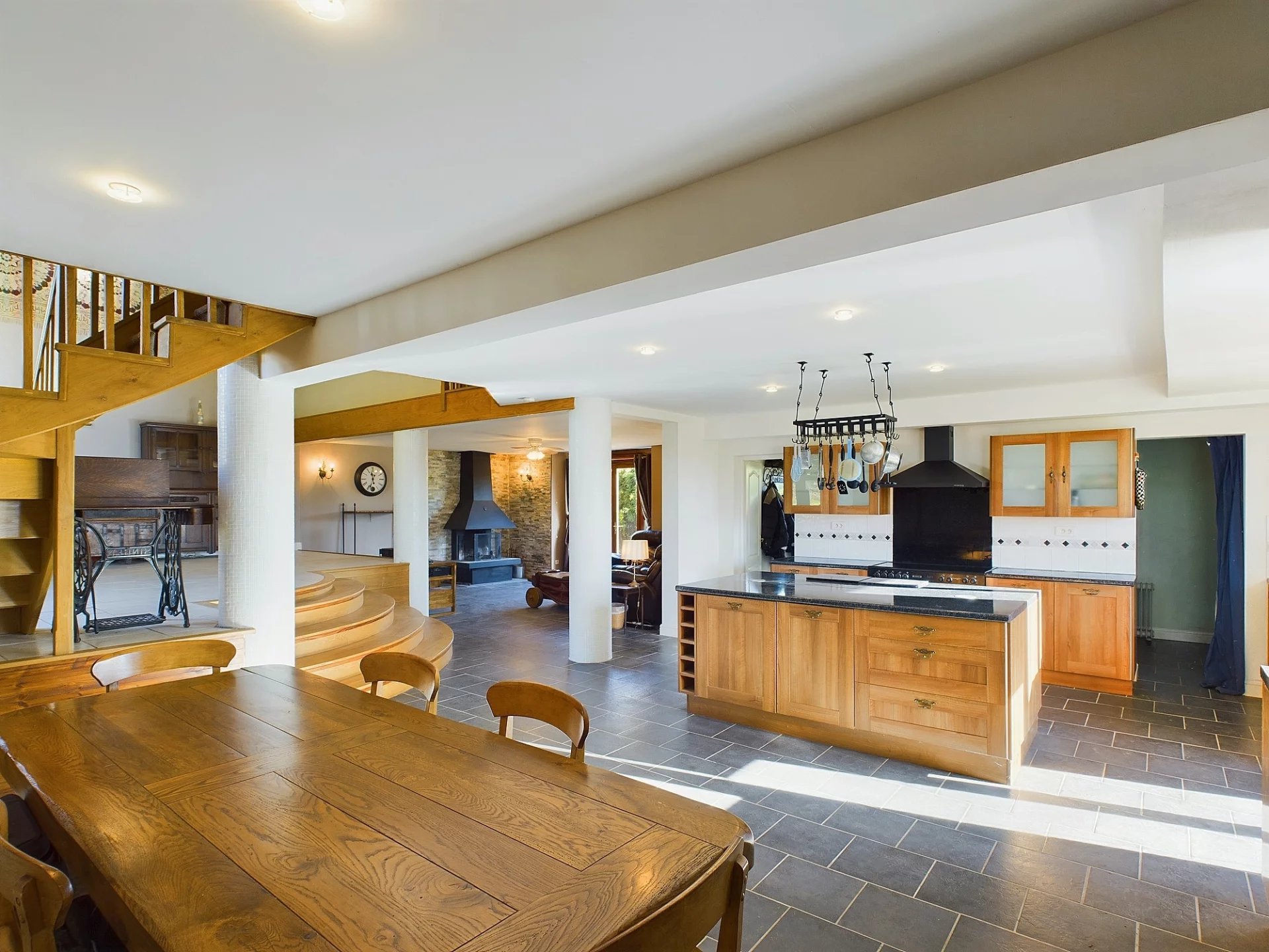Beautiful barn converstion – open plan living downstairs & 3/4 bedrooms upstairs, Aquitaine – France – BVI61820