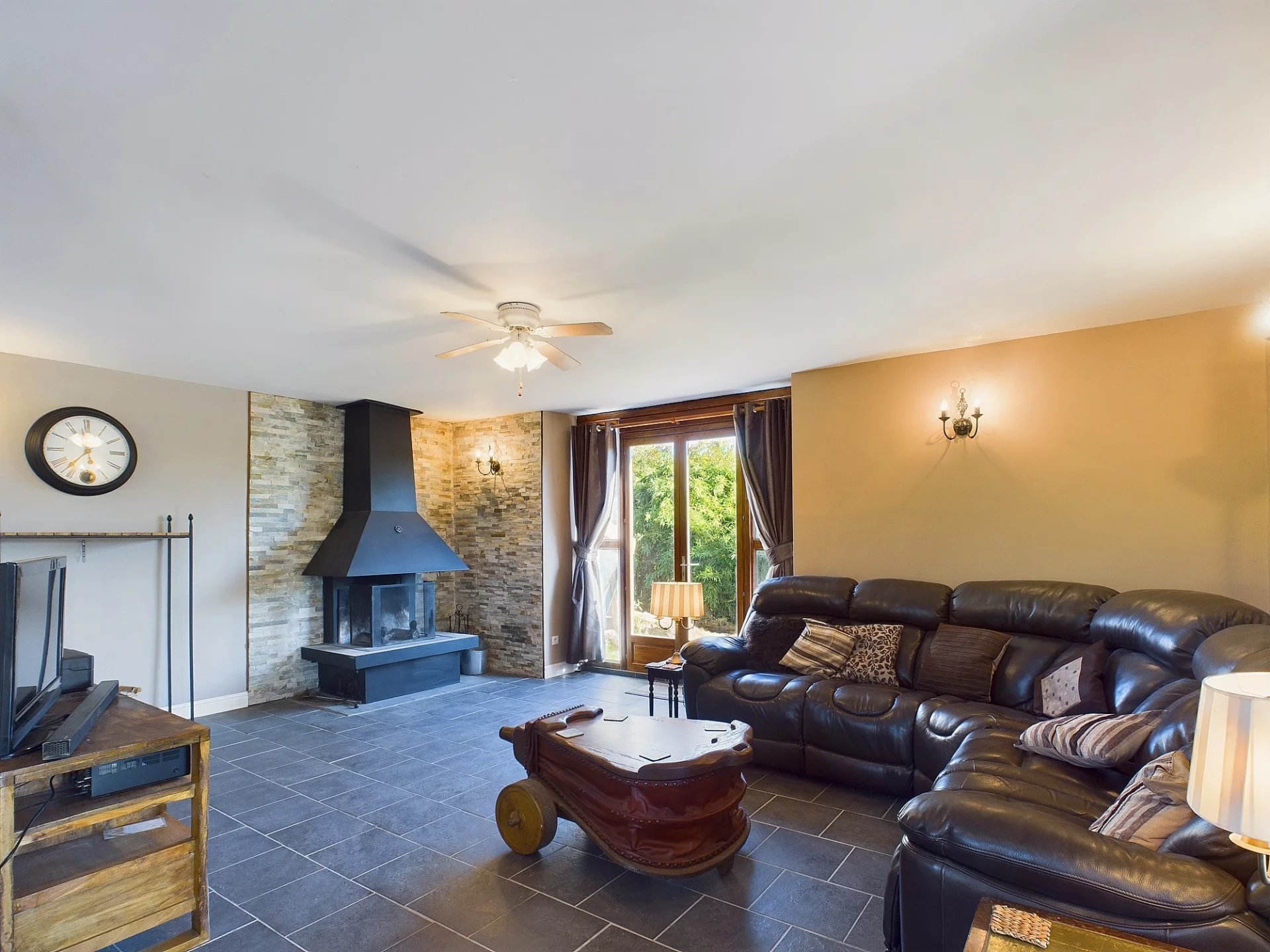 Beautiful barn converstion – open plan living downstairs & 3/4 bedrooms upstairs, Aquitaine – France – BVI61820