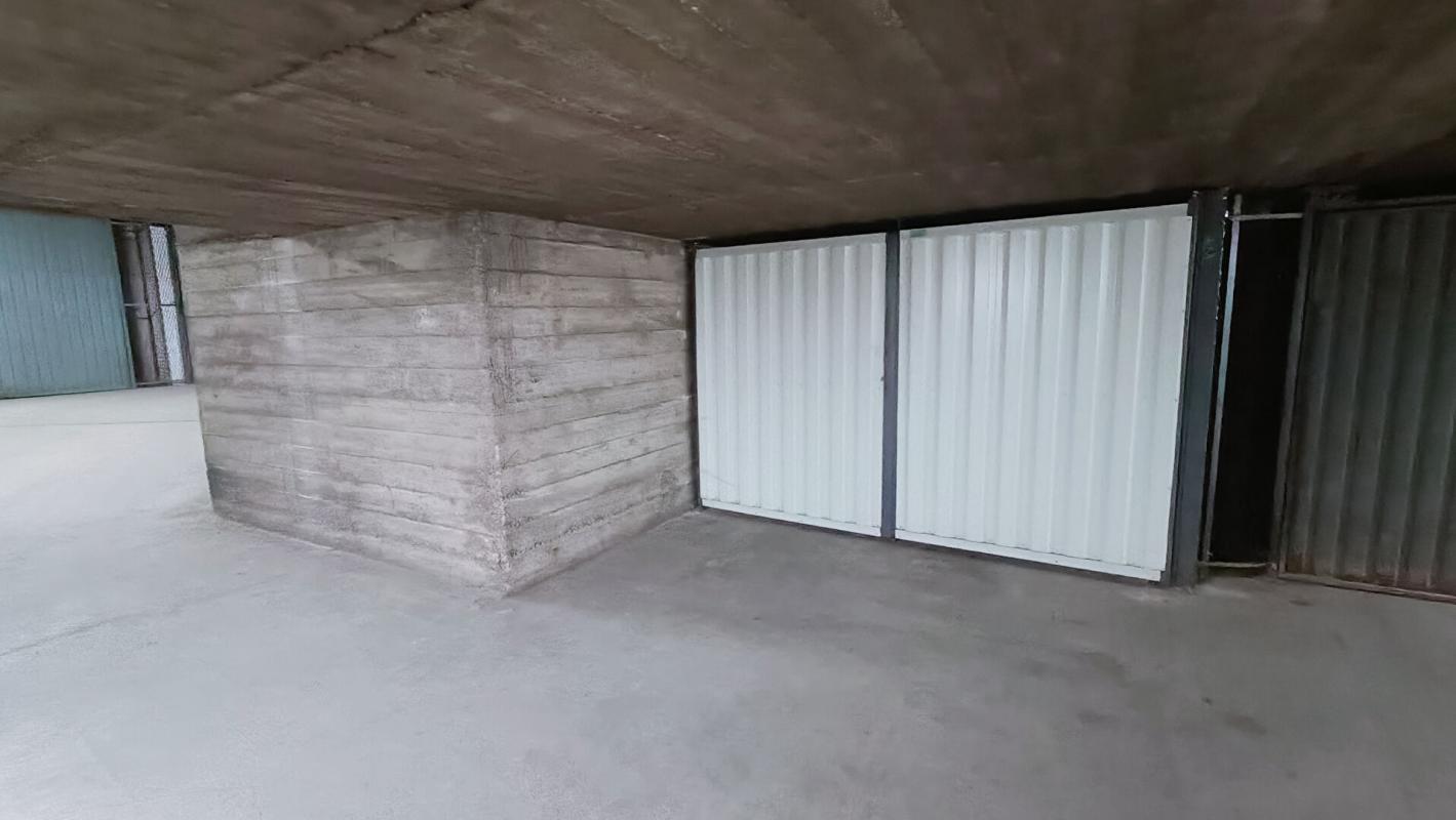 garage/box in Millau, Aveyron, France