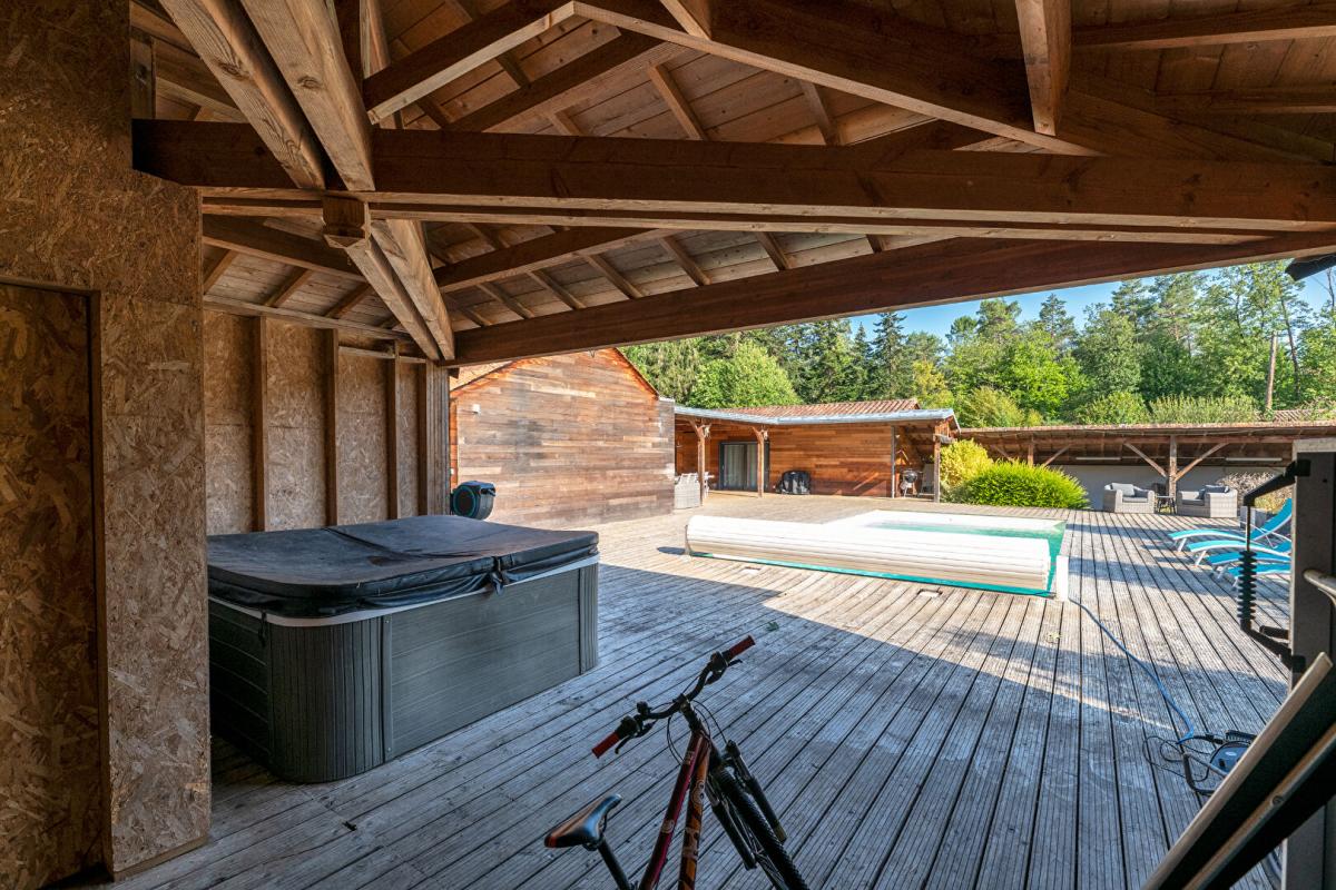 5 bedroom villa in Antonne Et Trigonant, Dordogne, France