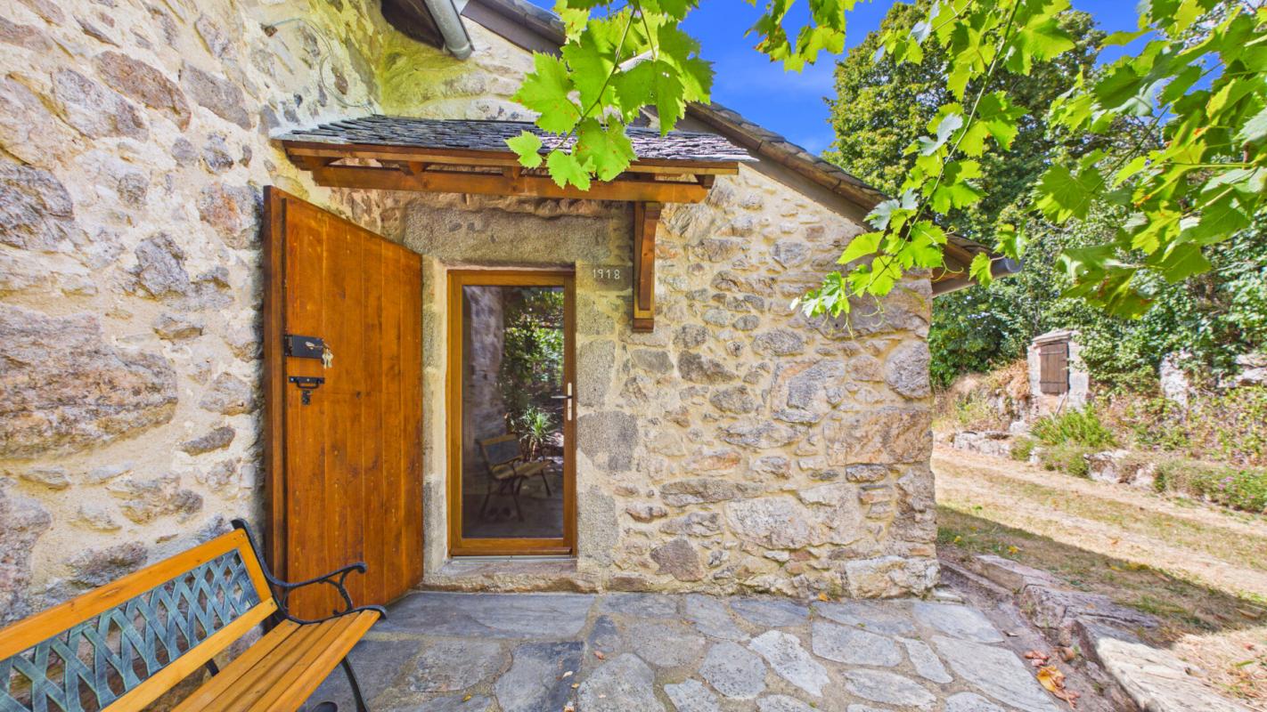2 bedroom corps de ferme in Le Bas Segala, Aveyron, France