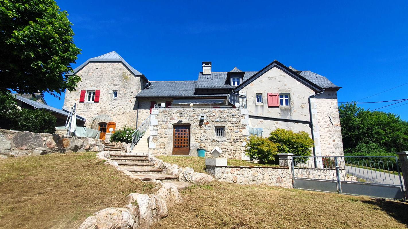 2 bedroom propriete in Lunac, Aveyron, France