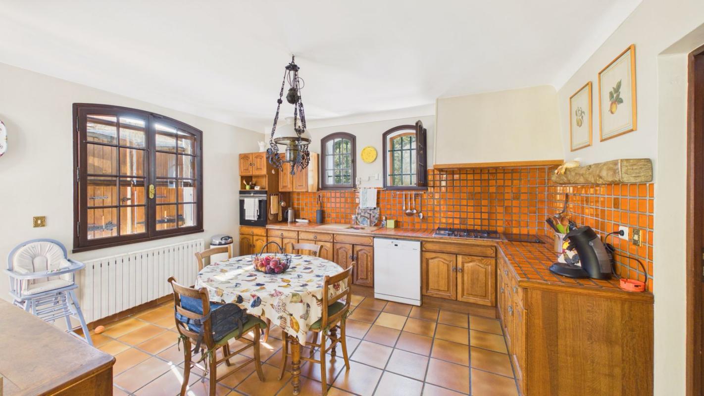 5 bedroom maison individuelle in Mazan, Vaucluse, France