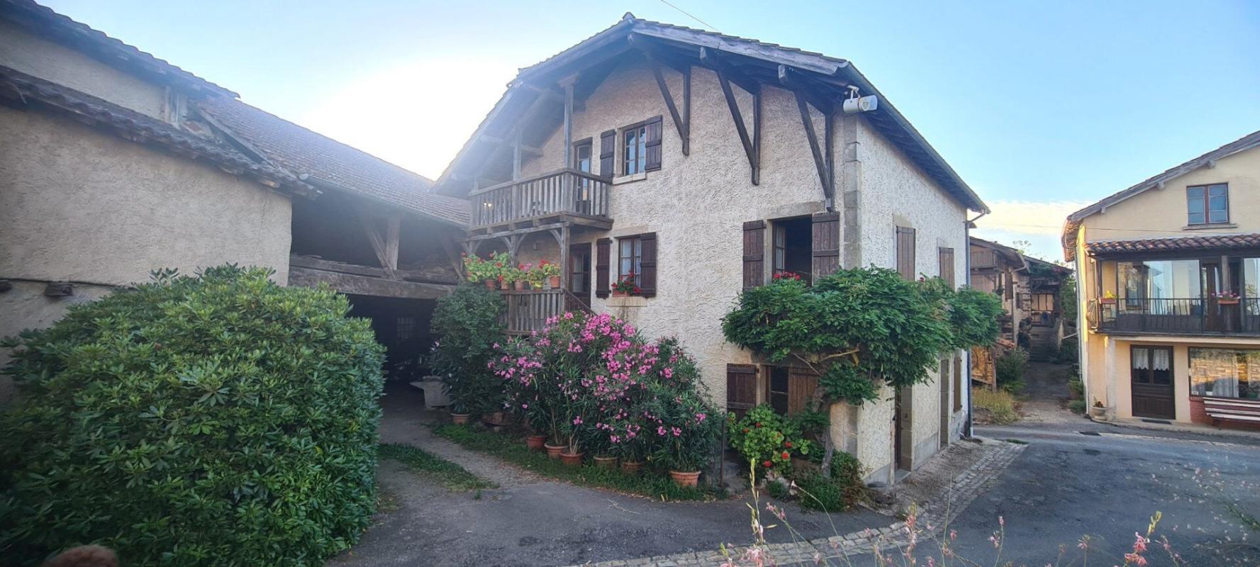3 bedroom maison de village in Prendeignes, Lot, France