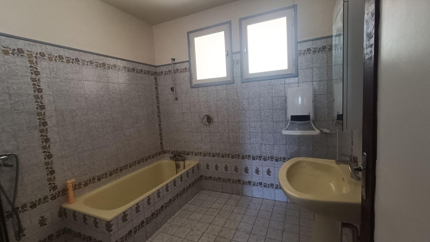 4 bedroom maison a renover in Saint Affrique, Aveyron, France