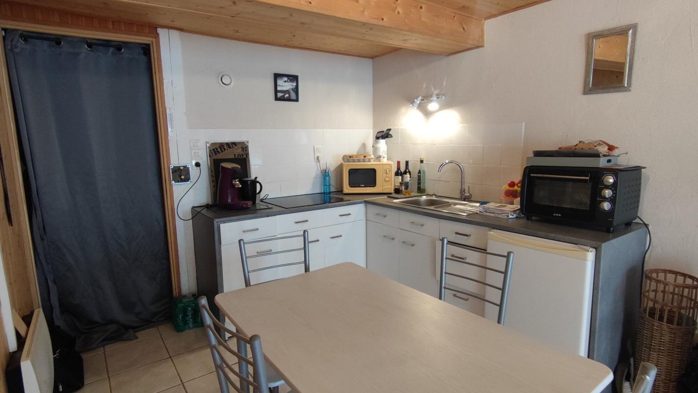 2 bedroom maison de village in L Aiguillon, Ariège, France