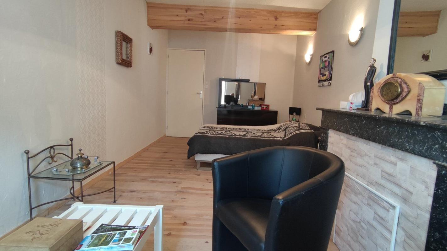 2 bedroom maison de village in L Aiguillon, Ariège, France
