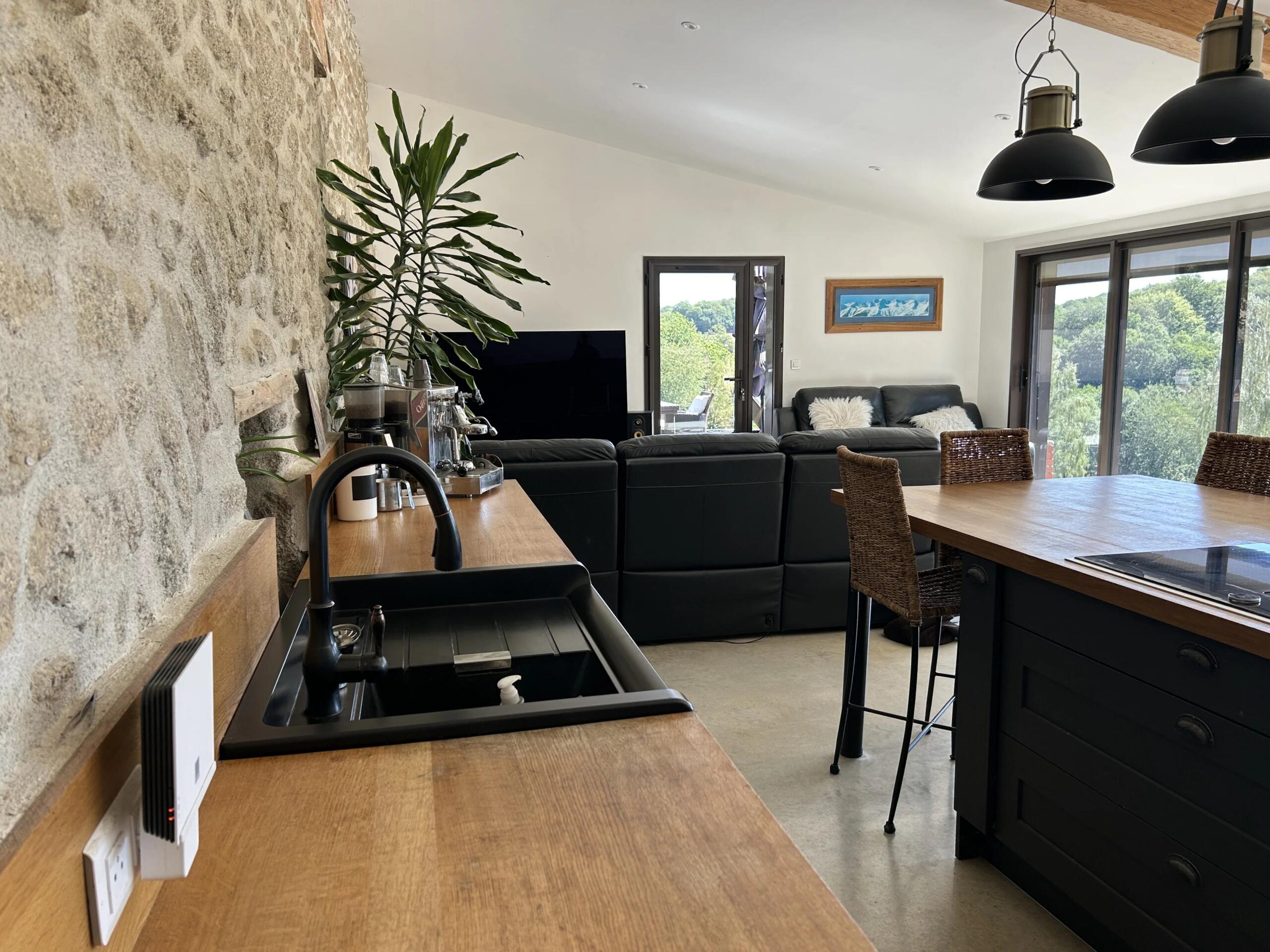 Stunning property with 2 houses, equestrian facilities and lake, Limousin – France – BVI86476