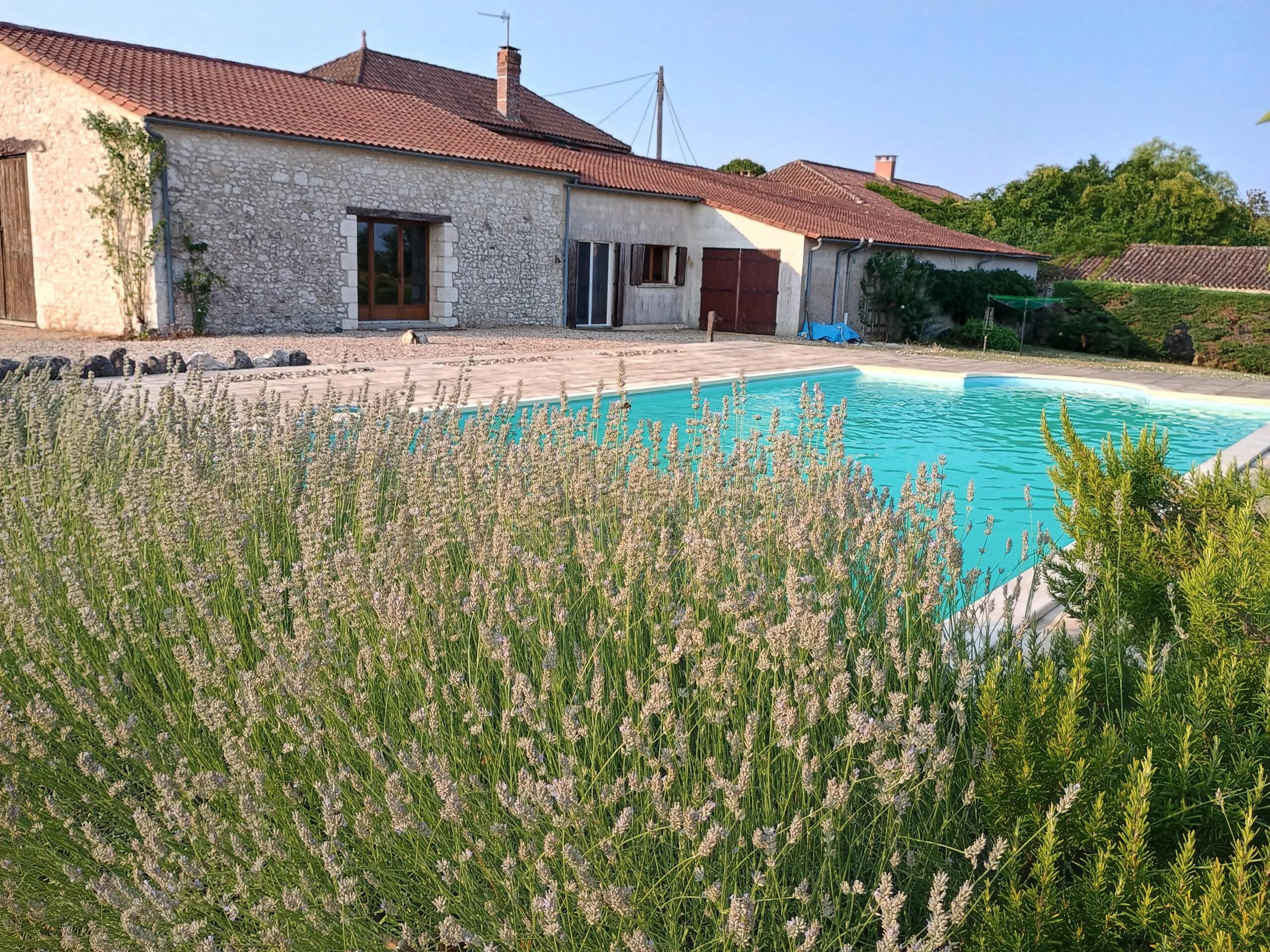 Charming Country Home with Exceptional Barn Conversion Potential, Swimming Pool and Panoramic Views, Aquitaine – France – BVI86723