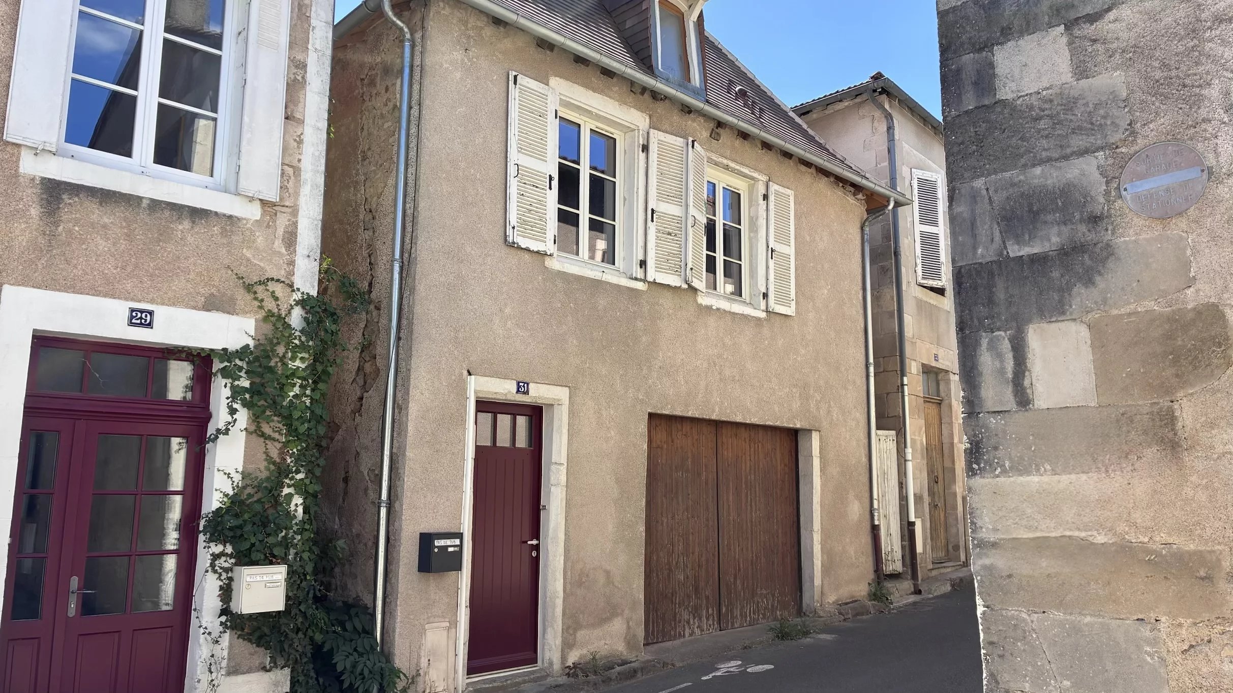 Renovated townhouse, old town Montmorillon, Poitou-Charentes – France – BVI86697