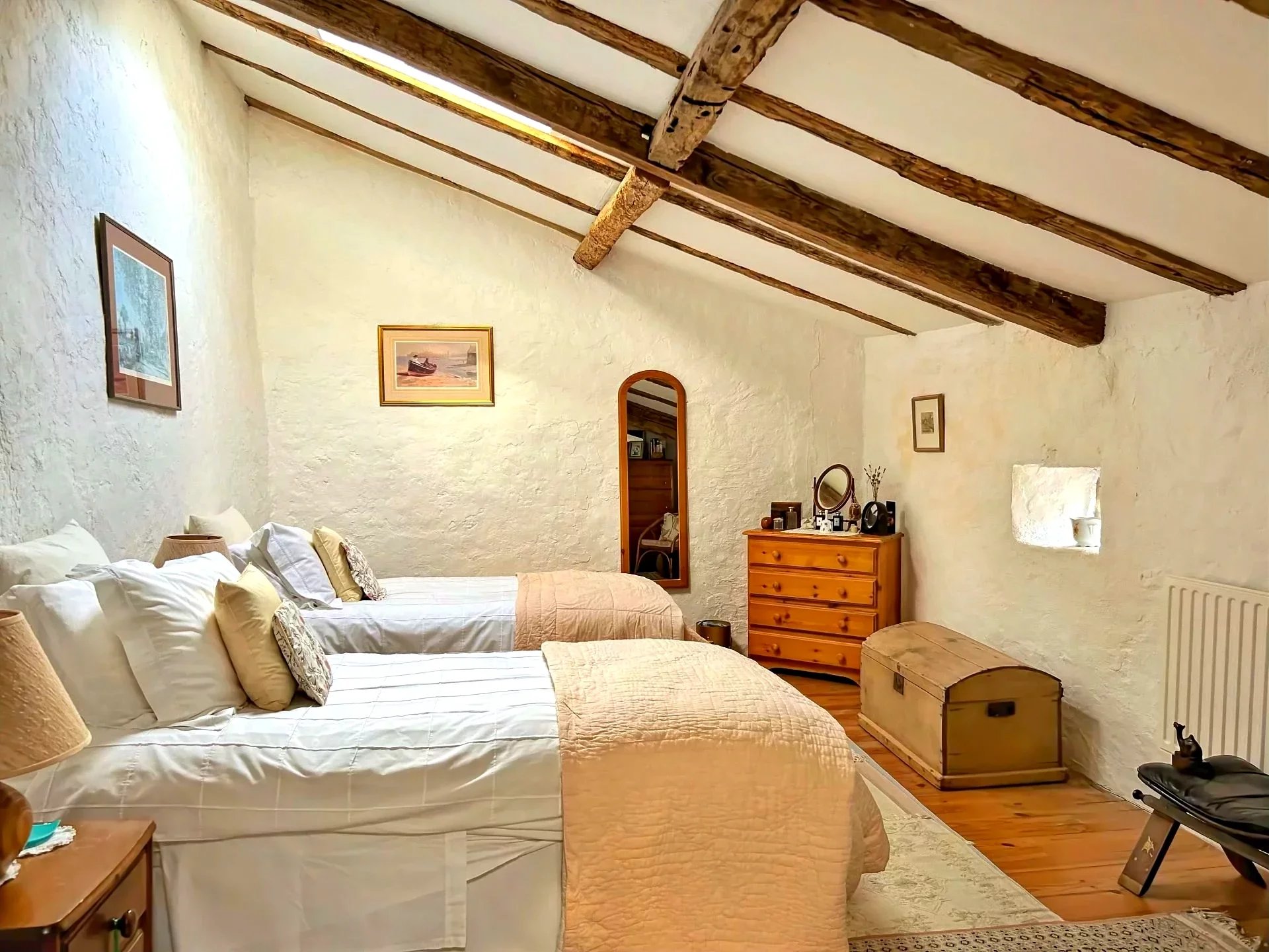 Charming Stone Cottage Near Duras, Aquitaine – France – BVI72444