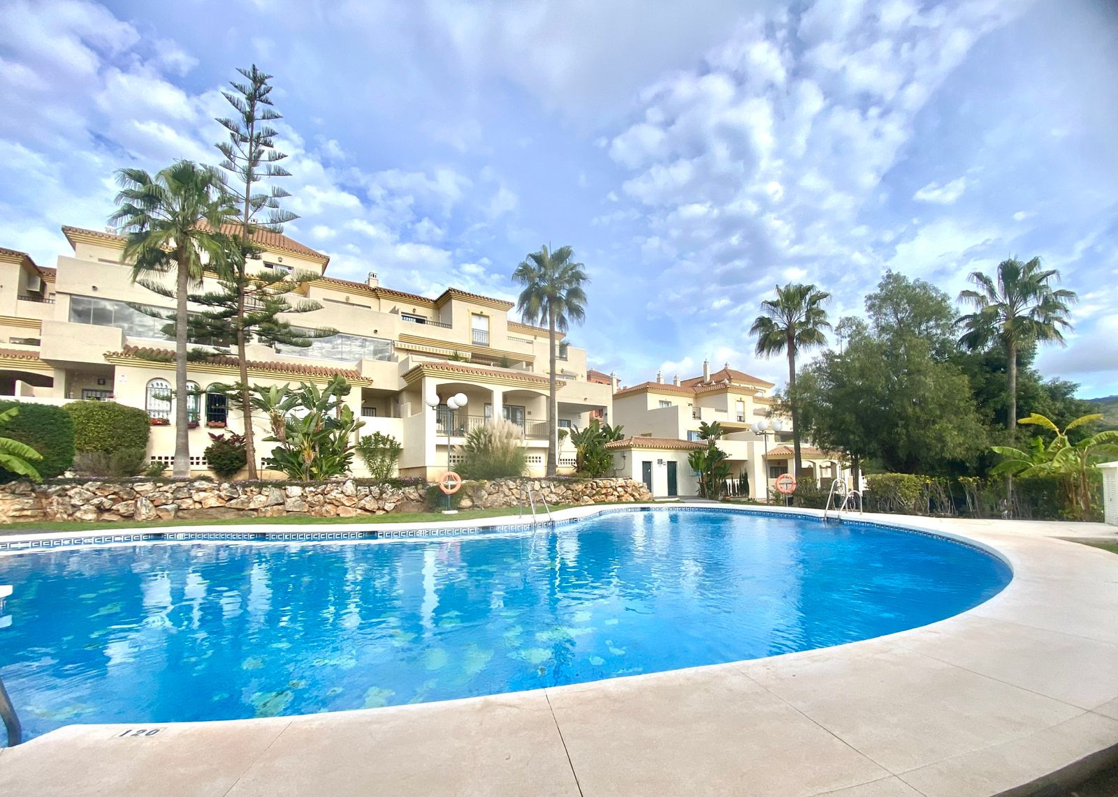 3 bedroom Duplex in Marbella, Malaga, Spain – 428-03706P