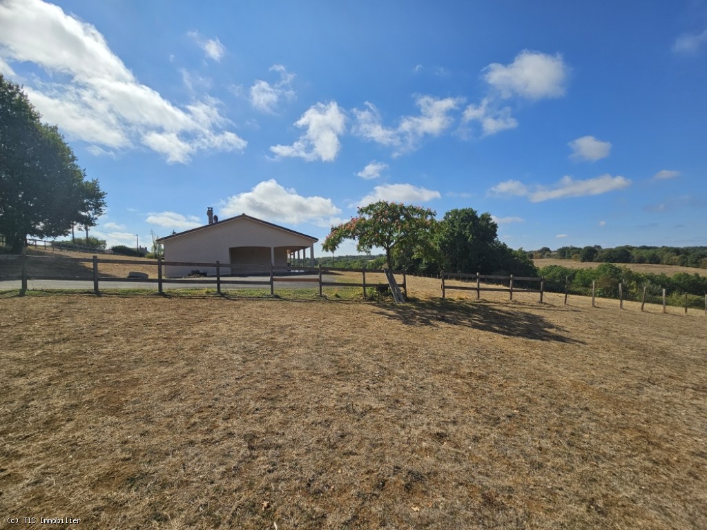 3 bedroom House in Nanteuil-En-Vallee, Nanteuil-En-Vallée, France – r7575