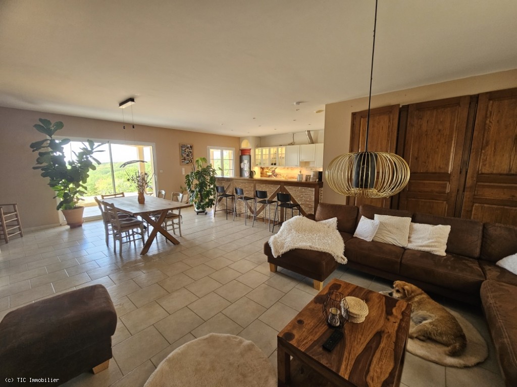 3 bedroom House in Nanteuil-En-Vallee, Nanteuil-En-Vallée, France – r7575