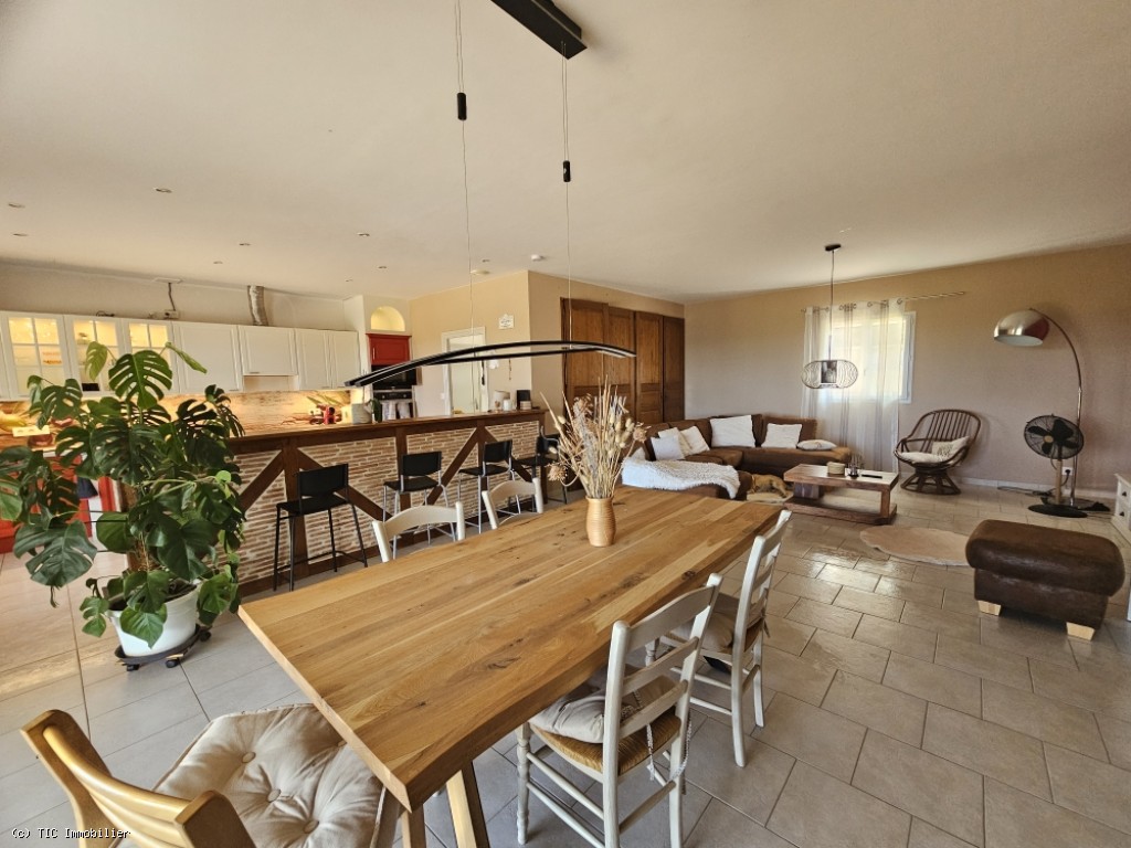 3 bedroom House in Nanteuil-En-Vallee, Nanteuil-En-Vallée, France – r7575