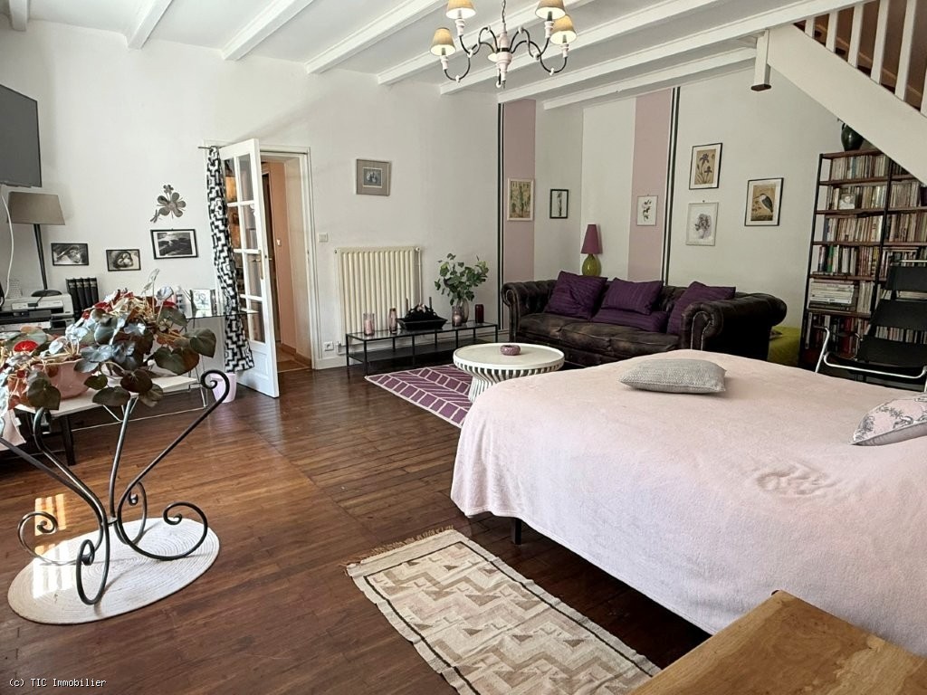 5 bedroom House in Villefagnan, France – r7573