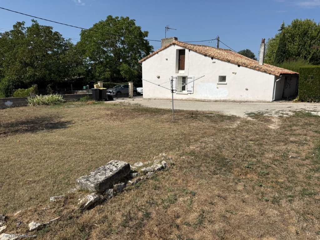2 bedroom House in Ruffec, France – r7564