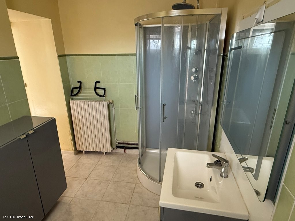 2 bedroom House in Ruffec, France – r7564
