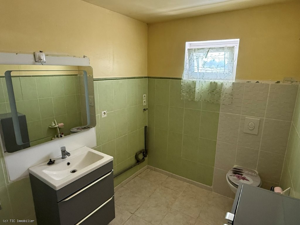 2 bedroom House in Ruffec, France – r7564