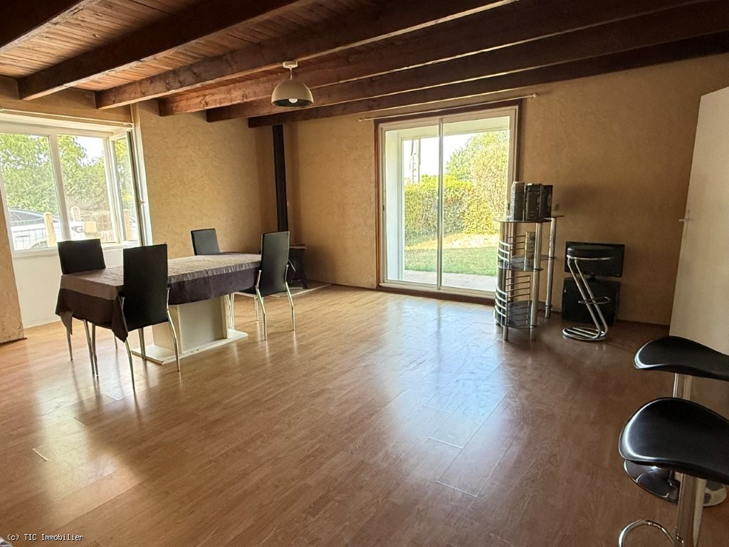 2 bedroom House in Ruffec, France – r7564
