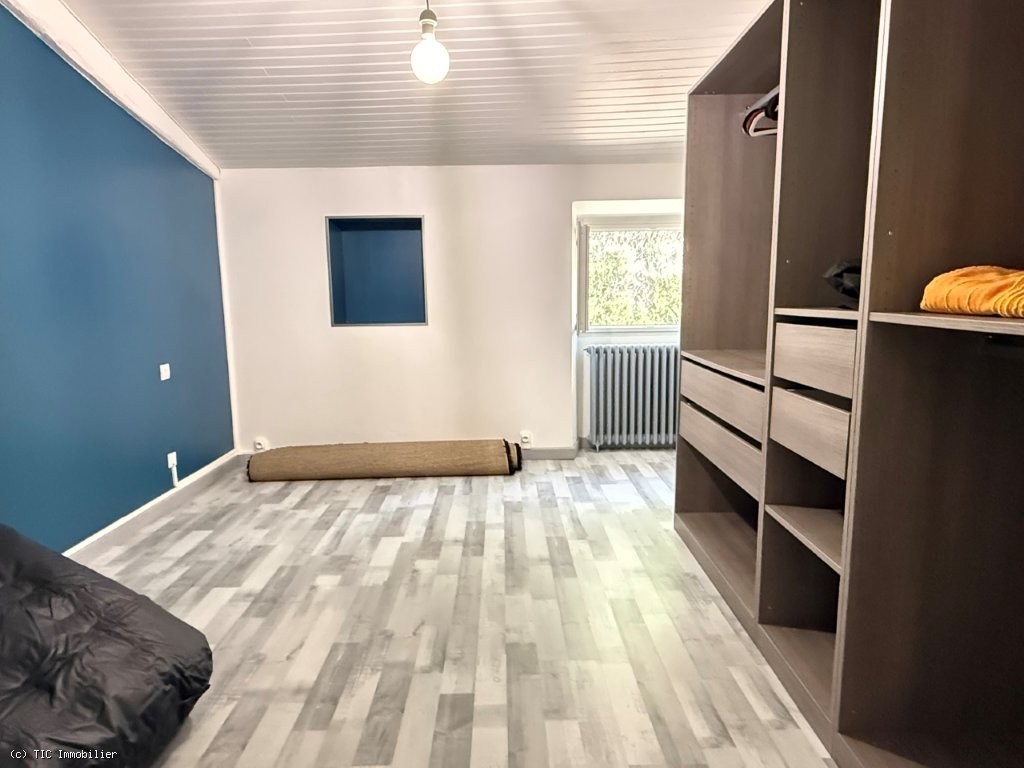 2 bedroom House in Ruffec, France – r7564