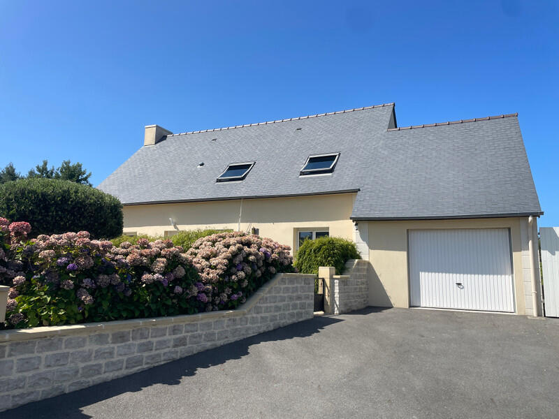 Five-Bedroom Coastal Home with Sauna, Hot Tub and Private Garden, 800 Metres from the Sea, Brittany – France