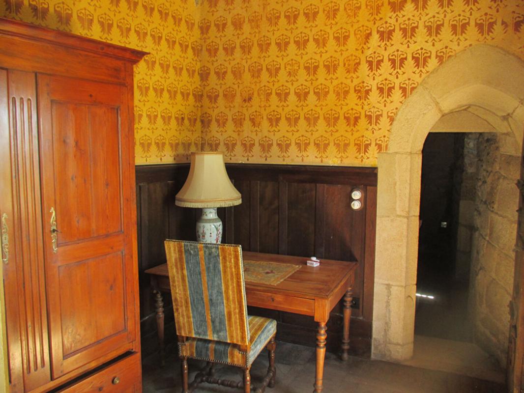4 bedroom chateau in Thiers, Puy-de-Dôme, France