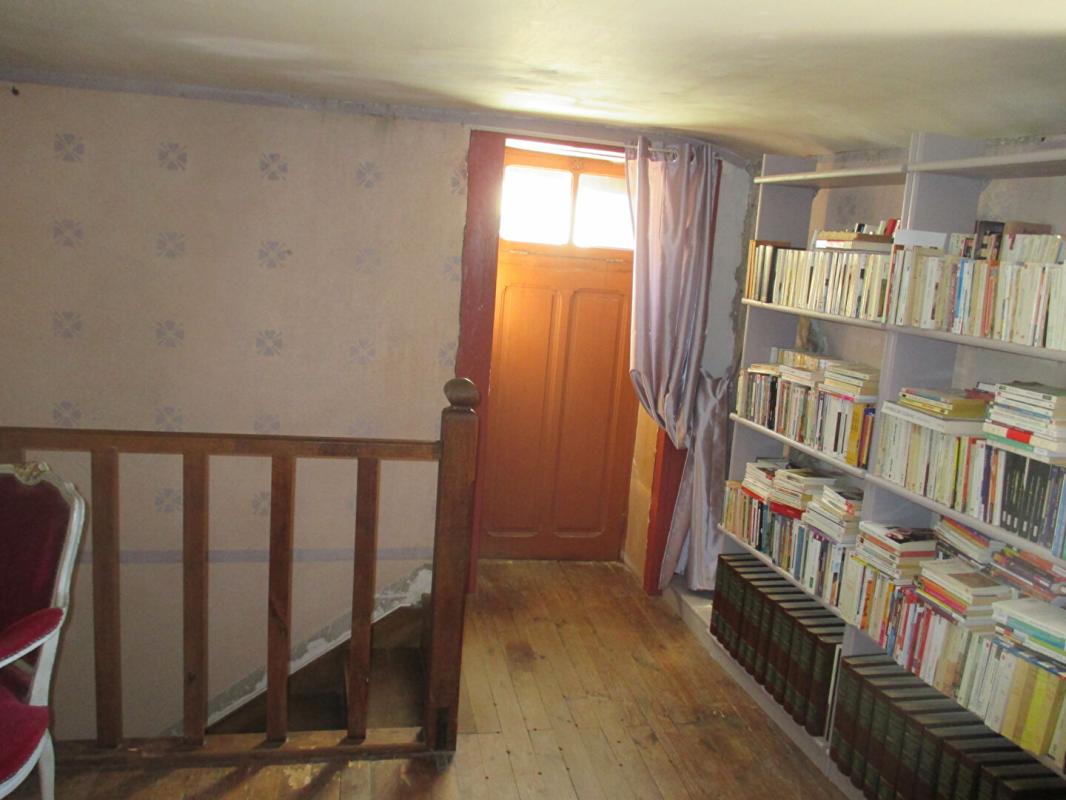 4 bedroom chateau in Thiers, Puy-de-Dôme, France