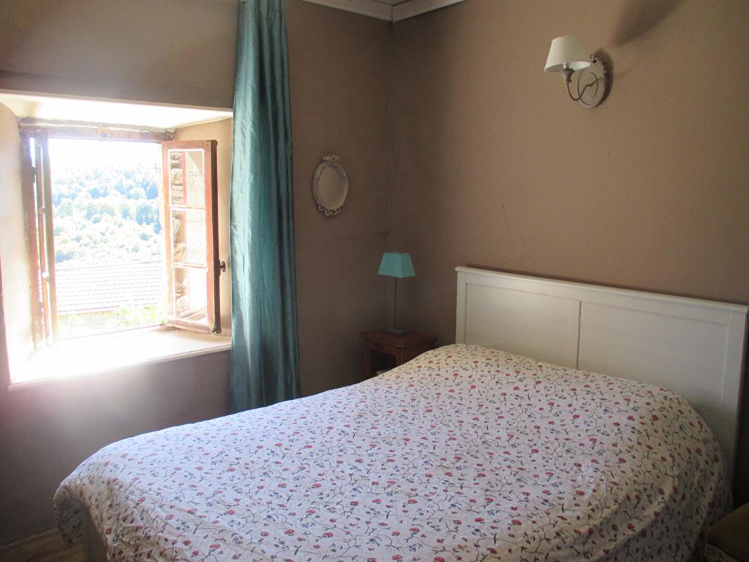 4 bedroom chateau in Thiers, Puy-de-Dôme, France