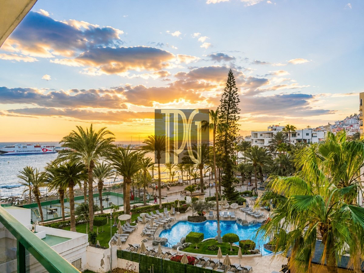 1 Bedroom Frontline Apartment for Sale in Los Cristianos – OPN1949R