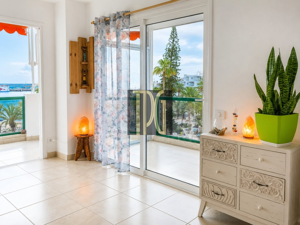 1 Bedroom Frontline Apartment for Sale in Los Cristianos – OPN1949R