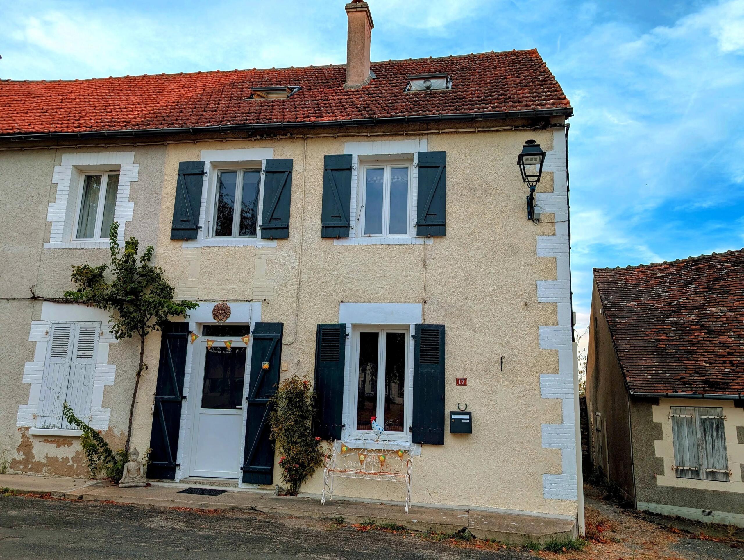 Village house, all en suite, Poitou-Charentes – France – BVI84032