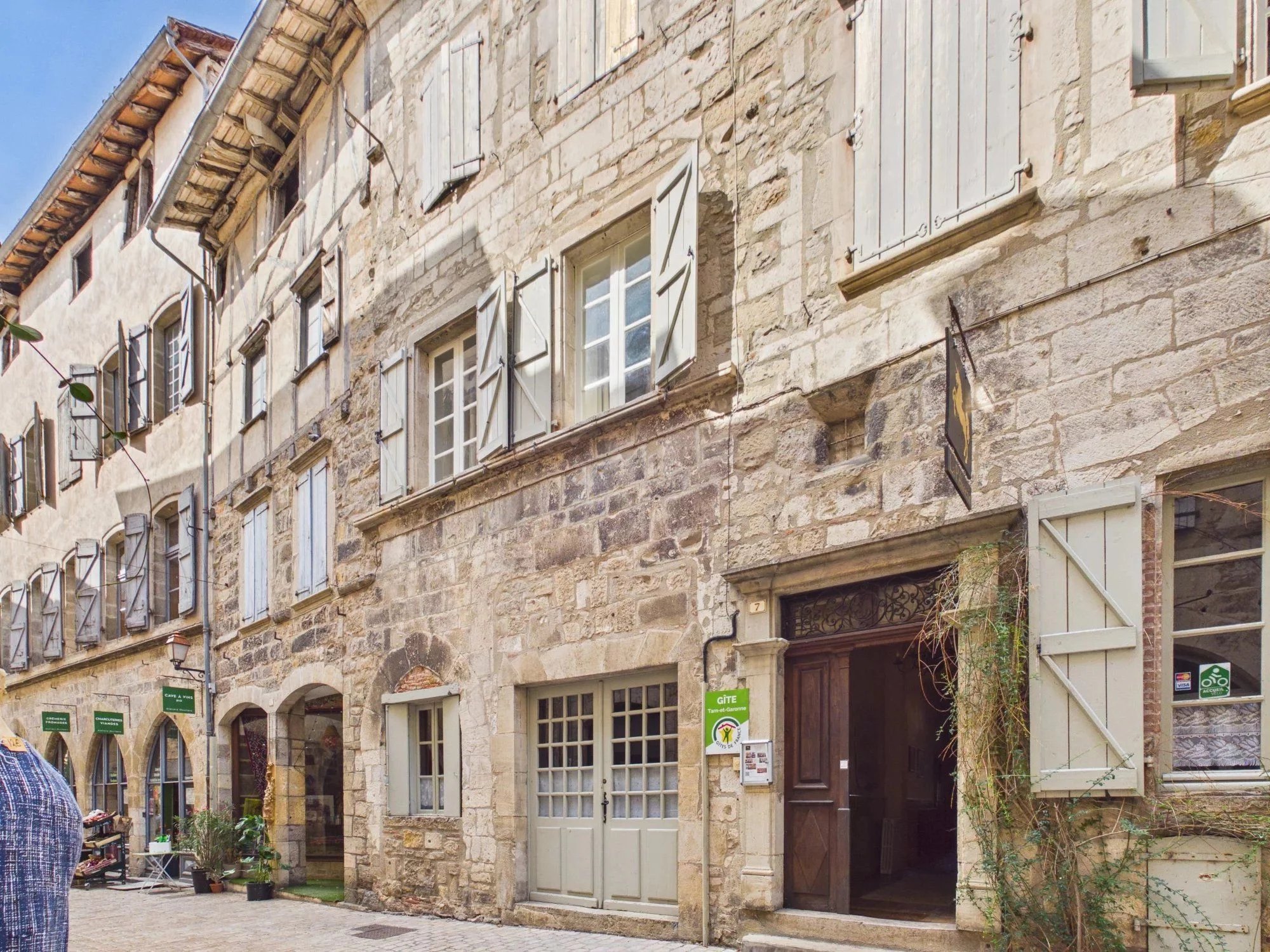 Renovated Historic Residence with private garden in Saint-Antonin-Noble-Val, Midi-Pyrénées – France – BVI86760